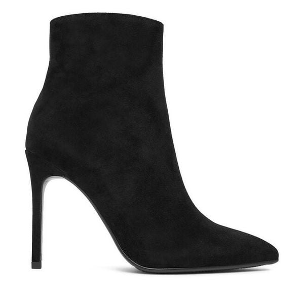 Botki Eva Minge. Czarne botki damskie Eva Minge, bez obcasa, na szpilce, bez zapięcia. Za 289.99 zł.