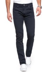 WRANGLER SPODNIE MĘSKIE LARSTON NAVY WASHED W18SHD49I 112127499. Niebieskie spodnie materiałowe męskie Wrangler, bez wzorów, z materiału. W wyprzedaży za 99.99 zł.