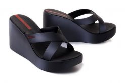 IPANEMA Colore Fem 83423 black/grey, klapki damskie. Czarne klapki damskie Ipanema, bez wzorów, bez obcasa. Za 219.90 zł.