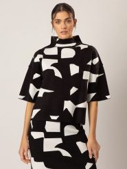 APART Sweter w kolorze czarno-białym rozmiar: 34. Czarne golfy damskie Apart, bez wzorów, bez ramiączek. Za 126.15 zł.