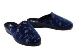 ADANEX 109 BIO 18567 GR/CZ granat/czarny, kapcie/klapki damskie. Niebieskie klapki damskie Adanex, bez wzorów, bez obcasa. Za 47.99 zł.