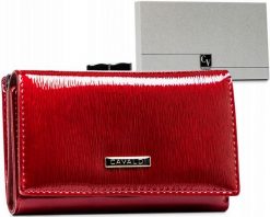 Portfel skórzany 4U Cavaldi [DH] H23-1-SH9 czerwony. Czerwone portfele damskie 4U Cavaldi, z aplikacjami, z lakierowanej skóry. Za 73.99 zł.