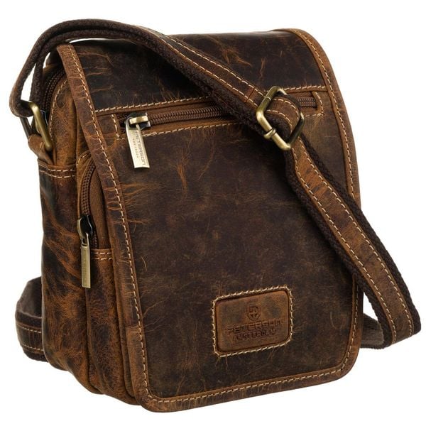 Mała skórzana torba męska na ramię z kieszonką - Peterson. Torby męskie na ramię Peterson, bez wzorów, na ramię, małe. Za 179.99 zł.