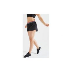 Spodenki fitness kardio damskie loose 100 czarne. Czarne spodenki sportowe damskie DOMYOS, s, z elastanu, na fitness i siłownię. Za 24.99 zł.