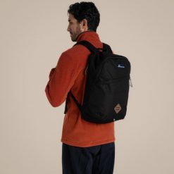 Klasyczny plecak Craghoppers Kiwi II. Czarne plecaki damskie CRAGHOPPERS, bez wzorów, z materiału, eleganckie. Za 262.85 zł.