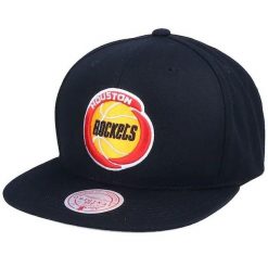 Czapka z daszkiem męska do koszykówki Mitchell & Ness NBA Houston Rockets czarna. Czarne czapki męskie Mitchell & Ness, bez wzorów, sportowe. Za 149.00 zł.