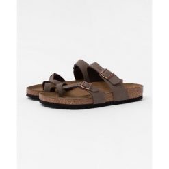 Klapki unisex Birkenstock 071061. Brązowe klapki damskie Birkenstock, bez wzorów, z materiału, bez obcasa. Za 684.00 zł.
