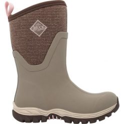 Buty damskie Muck Boots Arctic Sport II. Brązowe kalosze damskie MUCK BOOTS, bez wzorów. Za 676.50 zł.