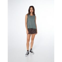 Koszulka damska Protest PRTJONNY. Zielone t-shirty damskie Protest, bez wzorów, bez kołnierzyka. Za 169.64 zł.