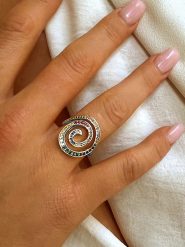 DI GIORGIO Srebrny pierścionek z cyrkoniami rozmiar: 56. Szare pierścionki damskie DI GIORGIO, z cyrkonią, srebrne. Za 108.99 zł.