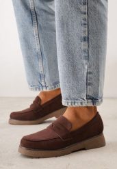 Ciemnobrązowe Mokasyny VICES z Imitacji Zamszu w Klasycznym Stylu Malaeno. Brązowe mokasyny damskie Renee, z jeansu. Za 119.99 zł.
