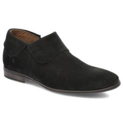 Czarne Półbuty Karino Wygodne Skórzane Buty Damskie. Czarne półbuty damskie Karino, z aplikacjami, eleganckie, bez obcasa, na płaskiej podeszwie. Za 199.00 zł.