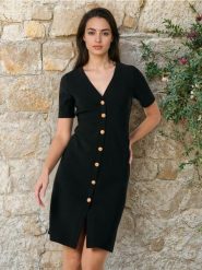 Sukienka mini z marszczeniem w talii i dekoracyjnymi guzikami - czarny. Czarne sukienki damskie Sinsay, l, bez wzorów, bez kołnierzyka, bez ramiączek, mini. Za 49.99 zł.