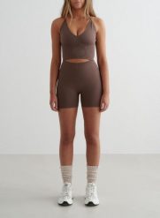 Damskie szorty wysoki stan, squat proof, invisible scrunch Shape Seamless brąz. Brązowe szorty damskie Aim'n, bez wzorów, z dzianiny, z podwyższonym stanem. Za 212.00 zł.