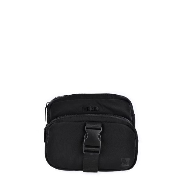 Torba damska Big Star, materiał tekstylny w czarnym kolorze z kompaktową konstrukcją regulowanym paskiem z klamrą oraz zamykanymi kieszeniami na zame. Czarne listonoszki damskie Big Star Accessories, bez wzorów, z materiału, bez dodatków. Za 101.99 zł.