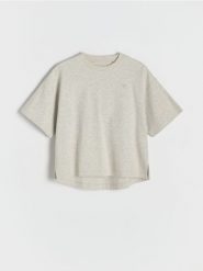 T-shirt z haftem - jasnoszary. Szare koszulki dziewczęce Reserved, bez wzorów, z bawełny, bez ramiączek. W wyprzedaży za 22.99 zł.
