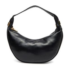 Torebka Calvin Klein. Czarne torebki klasyczne damskie CALVIN KLEIN, bez wzorów, bez dodatków. Za 269.99 zł.