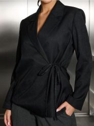 Żakiet z długimi rękawami - czarny. Czarne marynarki i żakiety damskie Sinsay, l, bez wzorów. Za 79.99 zł.