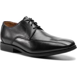 Półbuty CLARKS - Gilman Mode 261292327 Black Leather. Czarne buty wizytowe męskie Clarks, z materiału, bez zapięcia. W wyprzedaży za 239.00 zł.