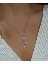 Lodie Silver Srebrny naszyjnik z zawieszką - dł. 42 cm rozmiar: onesize. Szare naszyjniki damskie Lodie Silver, srebrne. Za 39.99 zł.