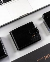 Portfel męski PETERSON PTN 22302L-VT czarny. Czarne portfele męskie Peterson, bez wzorów. Za 77.99 zł.