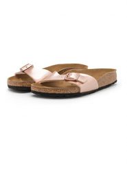 Birkenstock Klapki "Madrid" w kolorze różowozłotym rozmiar: 40. Różowe klapki damskie Birkenstock, bez wzorów, bez obcasa. Za 327.32 zł.