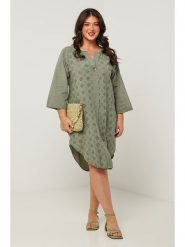Curvy Lady Sukienka w kolorze khaki rozmiar: 44/46. Brązowe sukienki damskie Curvy Lady, bez wzorów, klasyczne, bez kołnierzyka, bez ramiączek, midi. Za 162.49 zł.