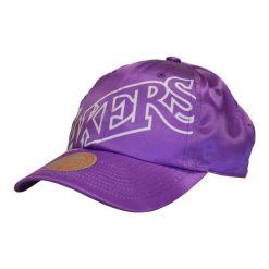 Czapka z daszkiem Mitchell & Ness NBA Los Angeles Lakers Snapback -LALYYPPPPURP. Fioletowe czapki męskie Mitchell & Ness, bez wzorów, sportowe. Za 89.00 zł.