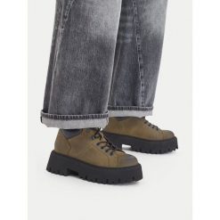Trapery G-Star. Brązowe trapery damskie G-Star, bez obcasa. Za 399.99 zł.