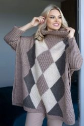 Kolorowy sweter oversize z golfem wzór w romby brązowy. Brązowe golfy damskie PeeKaBoo, uniwersalny, bez wzorów, z dzianiny, bez ramiączek. Za 329.00 zł.