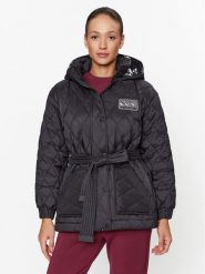 Guess Płaszcz zimowy V3BL02 WFS82 Czarny Regular Fit. Czarne płaszcze damskie Guess, na zimę, xs, z aplikacjami, z syntetyku. Za 759.99 zł.