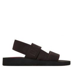 Sandały LOVE MOSCHINO. Brązowe sandały damskie Love Moschino, bez wzorów, bez obcasa, na płaskiej podeszwie. Za 519.99 zł.