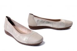 RIEKER L9353-62 beige, czółenka damskie. Brązowe czółenka damskie Rieker, bez wzorów, bez obcasa. Za 319.90 zł.