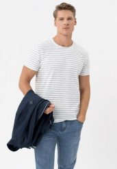 T-shirt w paski TM-ULF. Białe t-shirty męskie Volcano, na lato, l, bez wzorów, z bawełny, bez kołnierzyka. Za 69.99 zł.