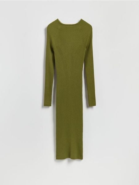 Prążkowana sukienka z wiskozą - oliwkowy. Zielone sukienki damskie Reserved, l, bez wzorów, z dzianiny, bez kołnierzyka, bez ramiączek, dopasowane. W wyprzedaży za 49.99 zł.