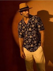 Wiskozowa koszula z motywem morskim - granatowy. Niebieskie koszule męskie Sinsay, l, bez wzorów, z wiskozy, bez kołnierzyka, bez ramiączek. Za 39.99 zł.