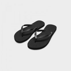 Japonki damskie na plażę Outhorn OTHWSS24FFLIF160. Czarne klapki damskie Outhorn, bez wzorów, z gumy, bez obcasa. Za 37.99 zł.