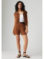 Levi's Szorty w kolorze jasnobrązowym rozmiar: W30. Brązowe szorty damskie Levi's, bez wzorów, klasyczne. Za 121.95 zł.