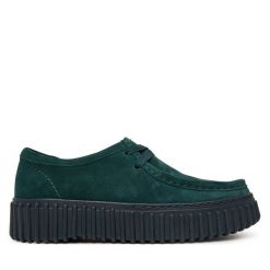 Półbuty Clarks. Zielone półbuty damskie Clarks, bez wzorów, bez obcasa, na płaskiej podeszwie. Za 479.99 zł.