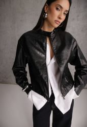 Czarna Kurtka Ramoneska Bomber z Kieszeniami z Klapami Nealira. Czarne kurtki damskie Renee, l, bez wzorów, z poliesteru, bez kaptura. Za 99.99 zł.