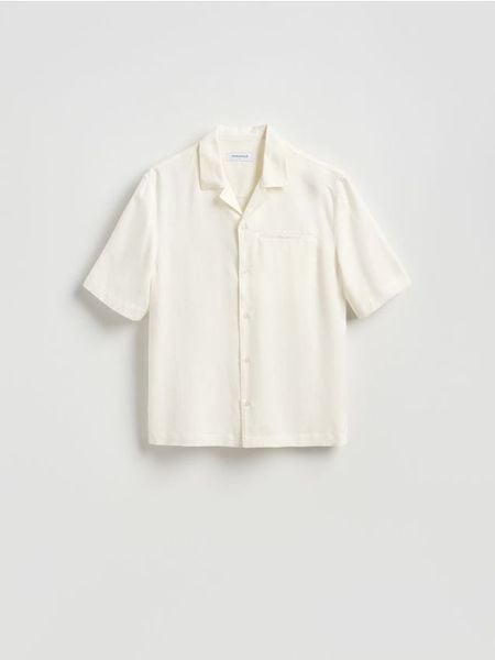 Koszula comfort fit z lyocellu - biały. Białe koszule męskie Reserved, l, bez wzorów, z lyocellu, bez kołnierzyka, bez ramiączek. Za 129.99 zł.