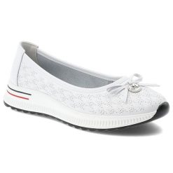 Półbuty damskie Filippo, cholewka ze skóry naturalnej perforowanej wsuwany fason z zabudowanym przodem na lekkiej podeszwie, białe, DP6718/26. Białe półbuty damskie Filippo, bez wzorów, ze skóry, bez obcasa. Za 169.00 zł.