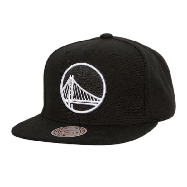 Czapka typu snapback Mitchell & Ness Evergreen Golden State Warriors. Czarne czapki męskie Mitchell & Ness, bez wzorów, eleganckie. Za 194.00 zł.