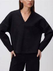 Bluza z dekoltem V - czarny. Czarne bluzy bez kaptura damskie Reserved, l, z bawełny. Za 89.99 zł.