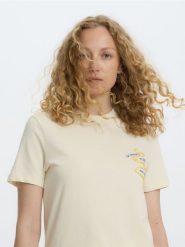 T-shirt z nadrukiem i haftem - jasnożółty. Żółte t-shirty damskie Reserved, l, bez wzorów, z bawełny, bez kołnierzyka. W wyprzedaży za 35.99 zł.