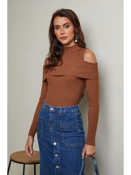 Joséfine Sweter "Lorinci" w kolorze jasnobrązowym rozmiar: M. Brązowe golfy damskie Joséfine, m, prążkowane, bez kołnierzyka. Za 167.95 zł.