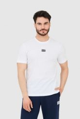EA7 Biały t-shirt męski z naszywką z logo. Białe t-shirty męskie EA7 Emporio Armani, m, z aplikacjami, bez kołnierzyka. W wyprzedaży za 199.99 zł.