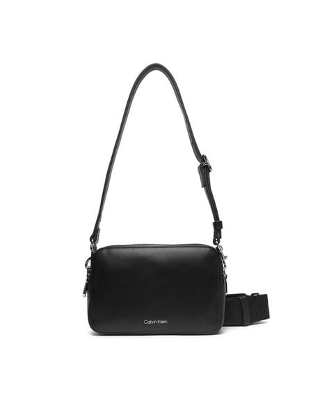 Calvin Klein Torebka Webbing Double Strap Camera Bag LV04F3165G Czarny. Czarne listonoszki damskie CALVIN KLEIN, bez wzorów, ze skóry, bez dodatków. Za 299.99 zł.