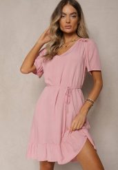Różowa Sukienka o Pudełkowym Kroju z Paskiem w Talii i Falbaną Credela. Czerwone sukienki damskie Renee, na co dzień, l, bez wzorów, eleganckie, bez kołnierzyka, bez ramiączek, mini, dopasowane. W wyprzedaży za 41.99 zł.