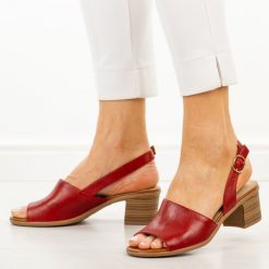 Bordowe skórzane sandały damskie Sergio Leone Sk574s. Czerwone sandały damskie Sergio Leone, bez wzorów, z jeansu, bez obcasa, na obcasie. Za 229.00 zł.